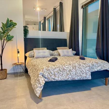 Cosy Modern Near Vienna *