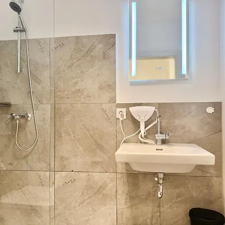 Cosy Modern Near Vienna