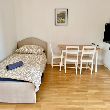 Cosy Modern Near Vienna
