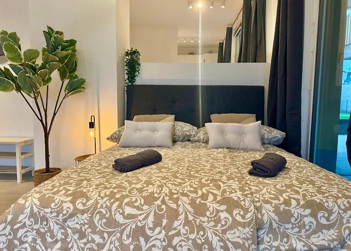 Cosy Modern Near Vienna Apartment *