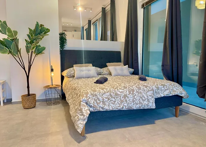 Cosy Modern Near Vienna *